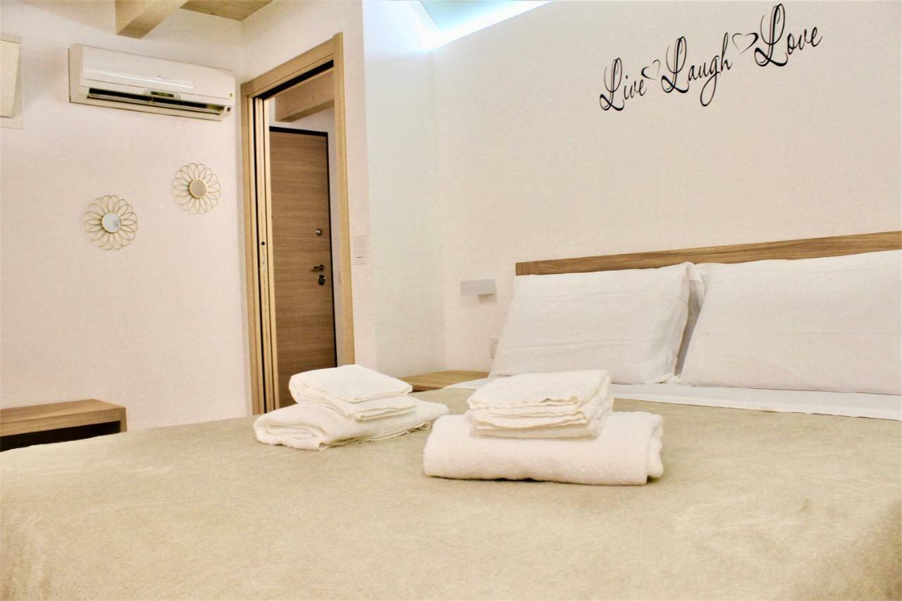 More Apartments Il Ferrarese 3 Бари Экстерьер фото